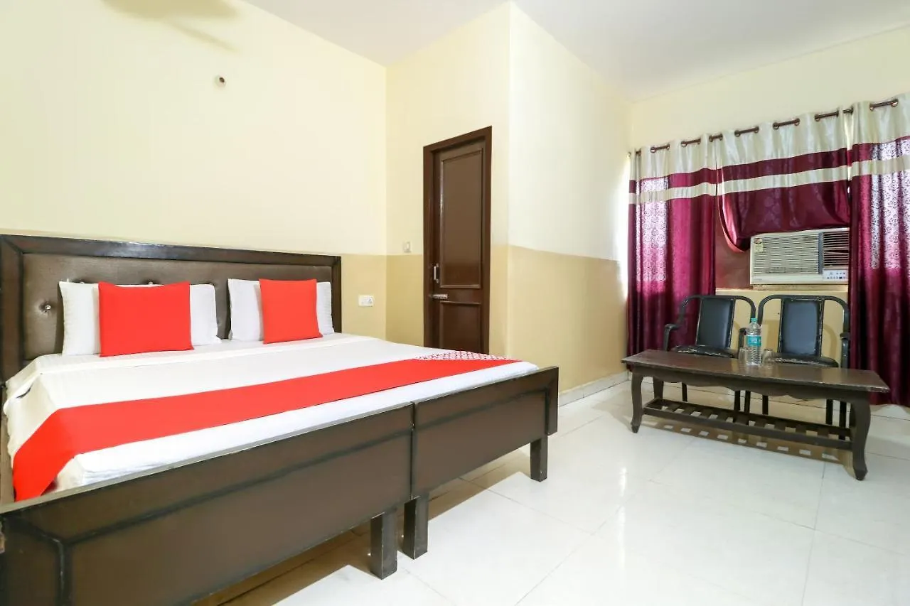 Oyo 69395 Hotel Crown Plaza location
