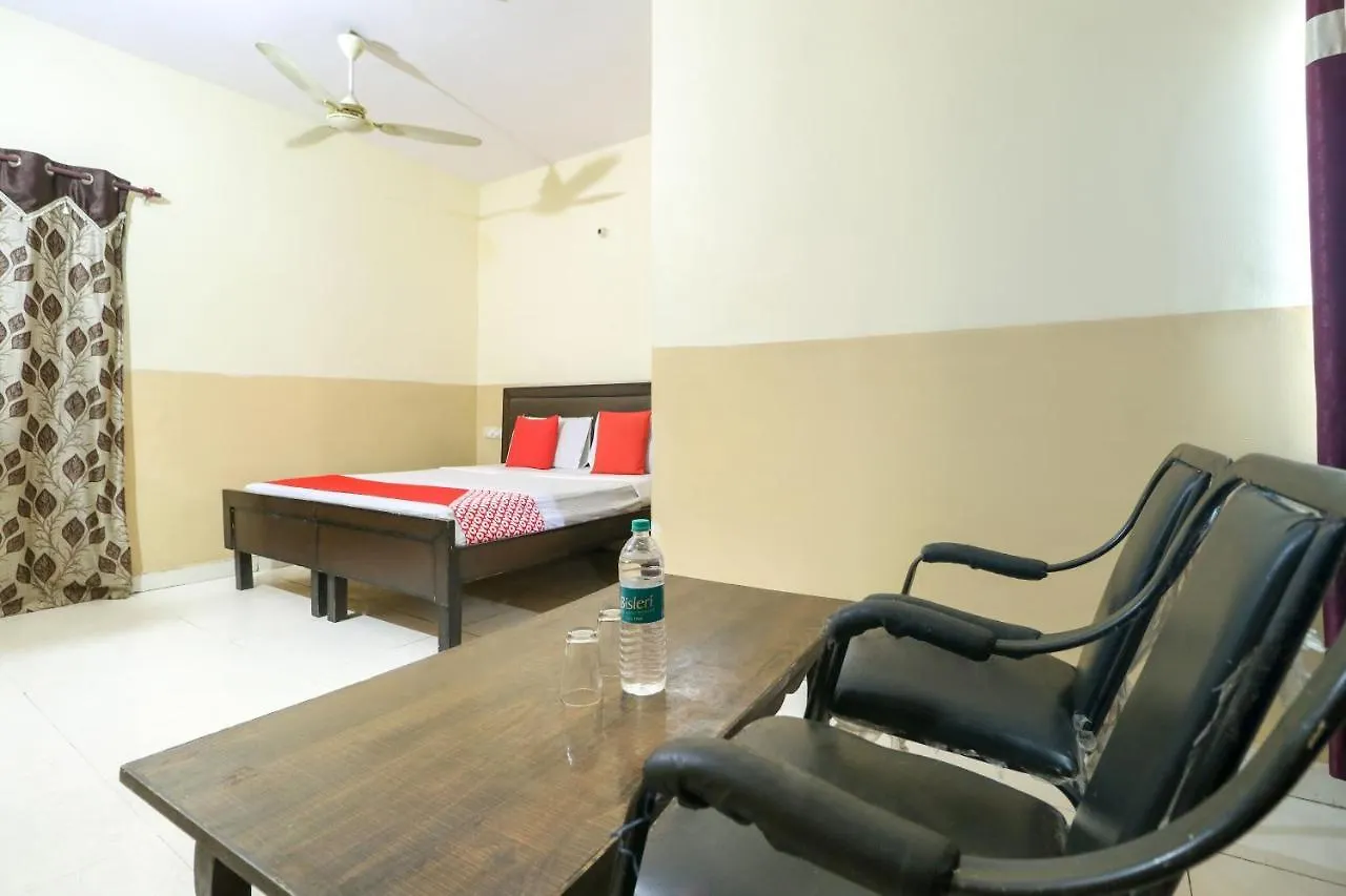 Oyo 69395 Hotel Crown Plaza Chandigarh