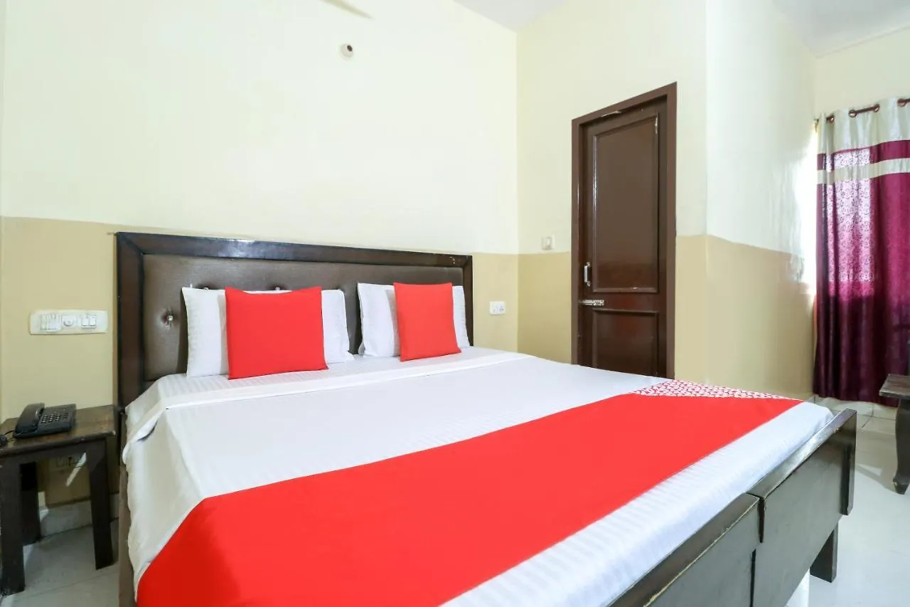 Oyo 69395 Hotel Crown Plaza Chandigarh